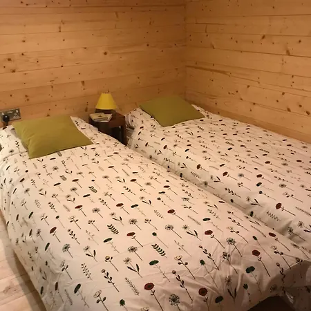 Helvellyn - The Hut - Twin Or Double *