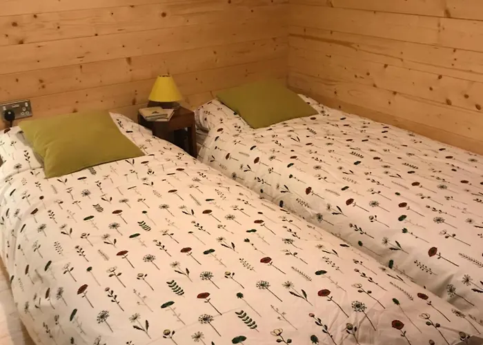 Helvellyn - The Hut - Twin Or Double *